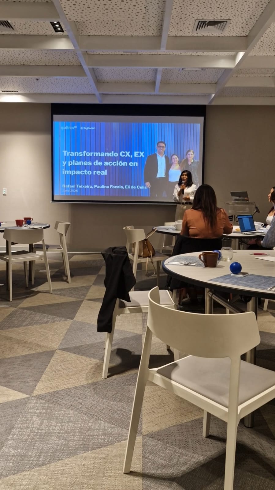 desayuno-ejecutivo-de-sybven-y-qualtrics-en-peru.img